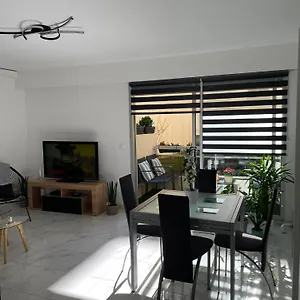 https://superbe-appartement-carr-delfino-port-de-nice.fr-provencehotel.com